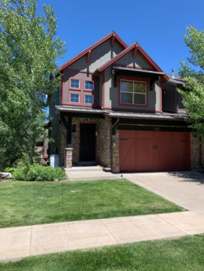 Luxury 4 bedroom home 10 min to Park City and Jordenelle